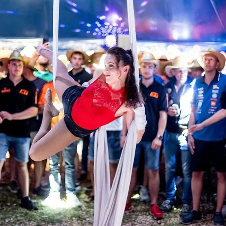 Luxury tent Racingtours Racecamp - Spielberg *